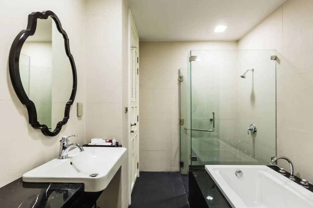 The FAH Silom Hotel - photo 8