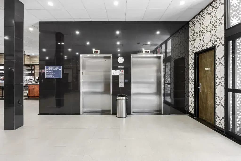 Highbridge Hotel - photo 14