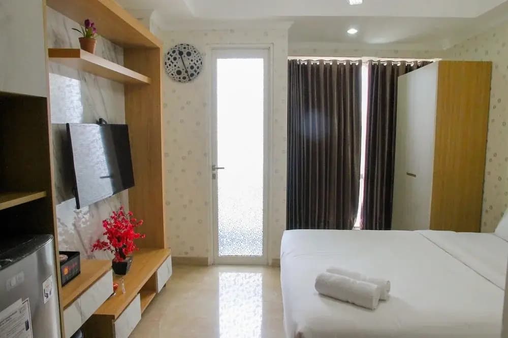 Fabulous Studio Menteng Park Apartment - photo 4