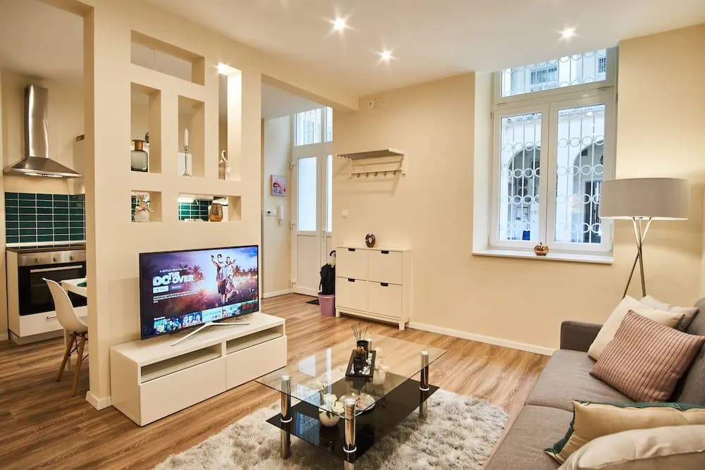 MMM Boutique Apartment - photo 3