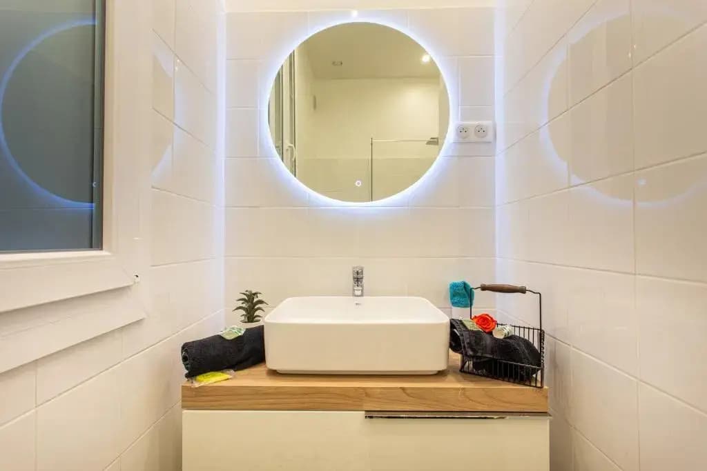 St Vincent - 3 BEDROOMS, MAGNIFICENT,VASTE, SUNNY, A/C, WIFI - photo 19