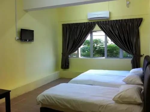 Hotel Budget UB Inn - photo 5