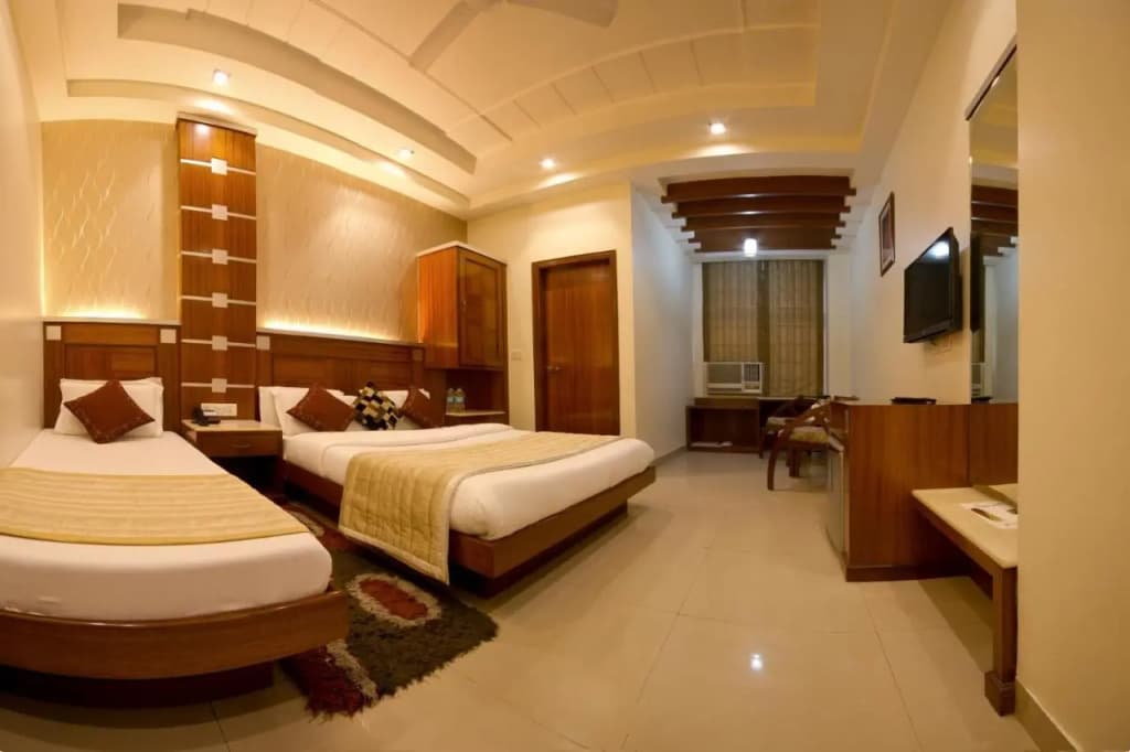 Hotel Aster Inn - photo 17