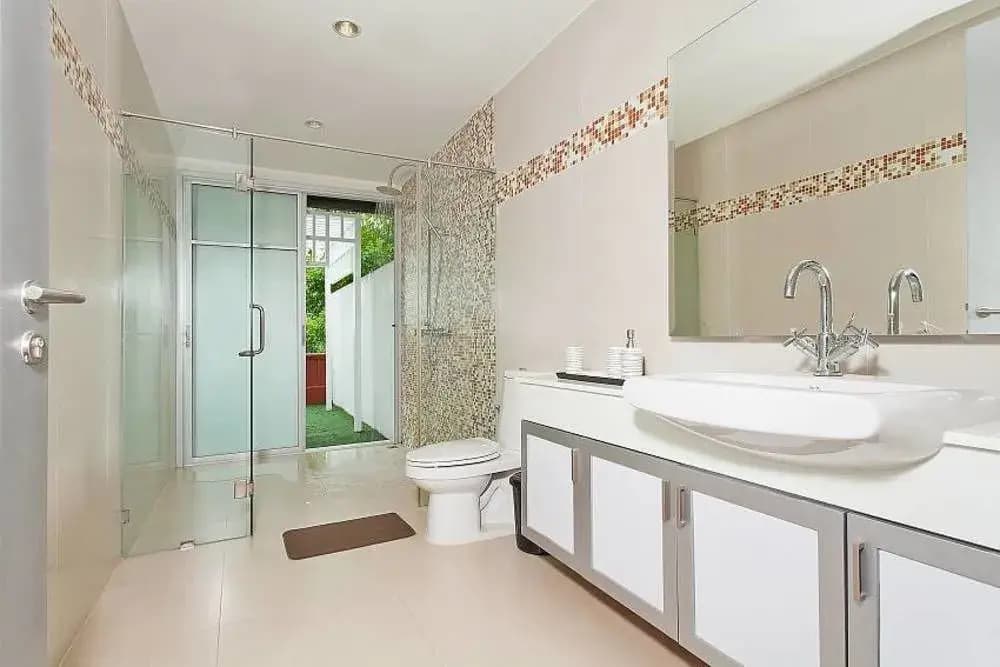 Jomtien Waree 9 with 6 bedrooms - photo 6