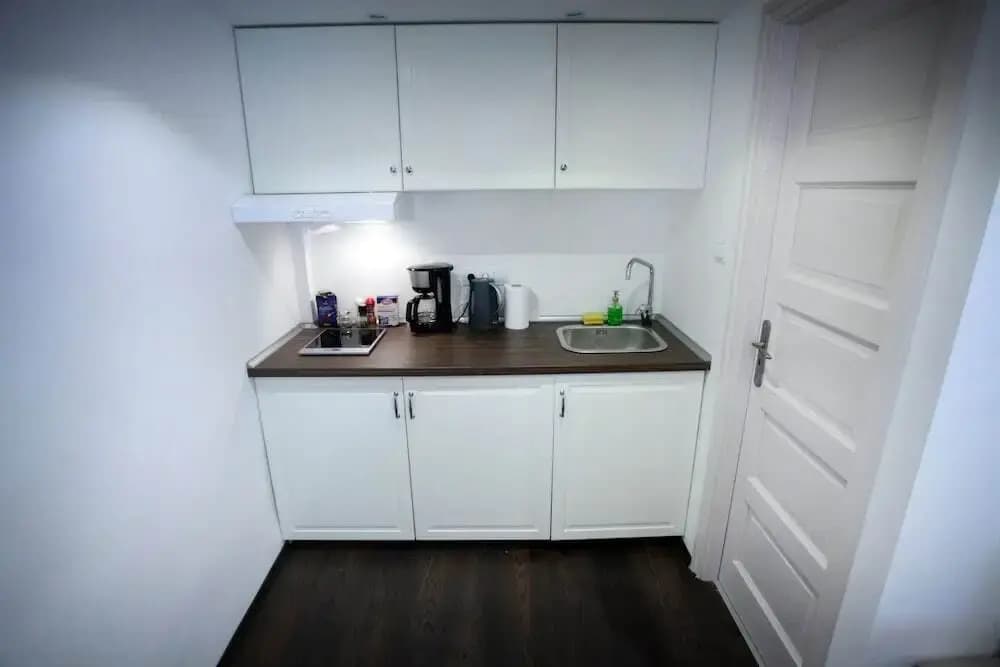 d.Five Chain Bridge Apartment - photo 12