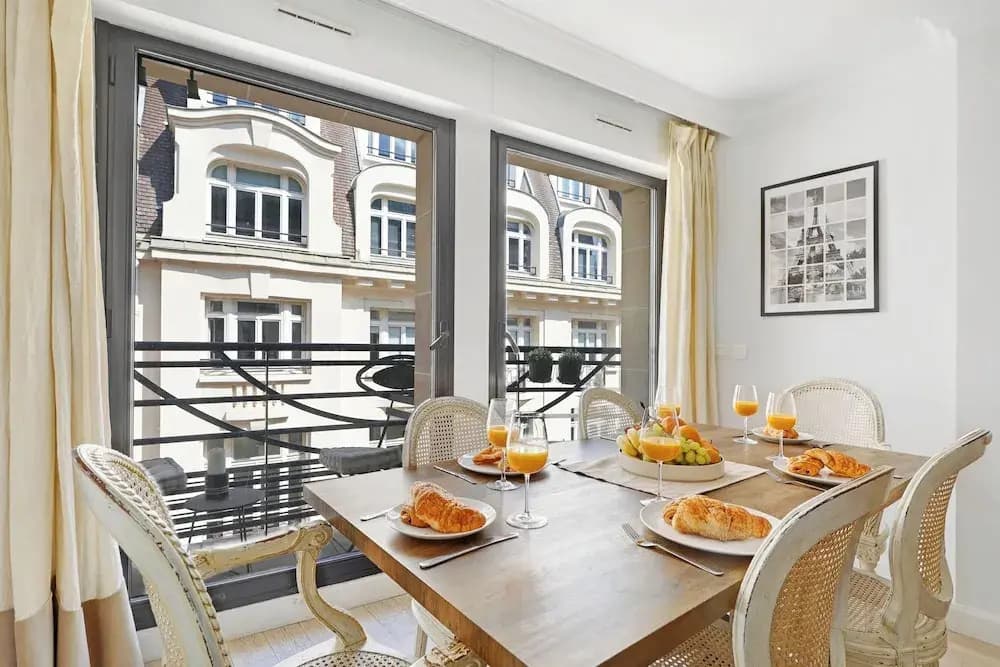 Stylish 2BR Near Faubourg Saint-Honoré - photo 8