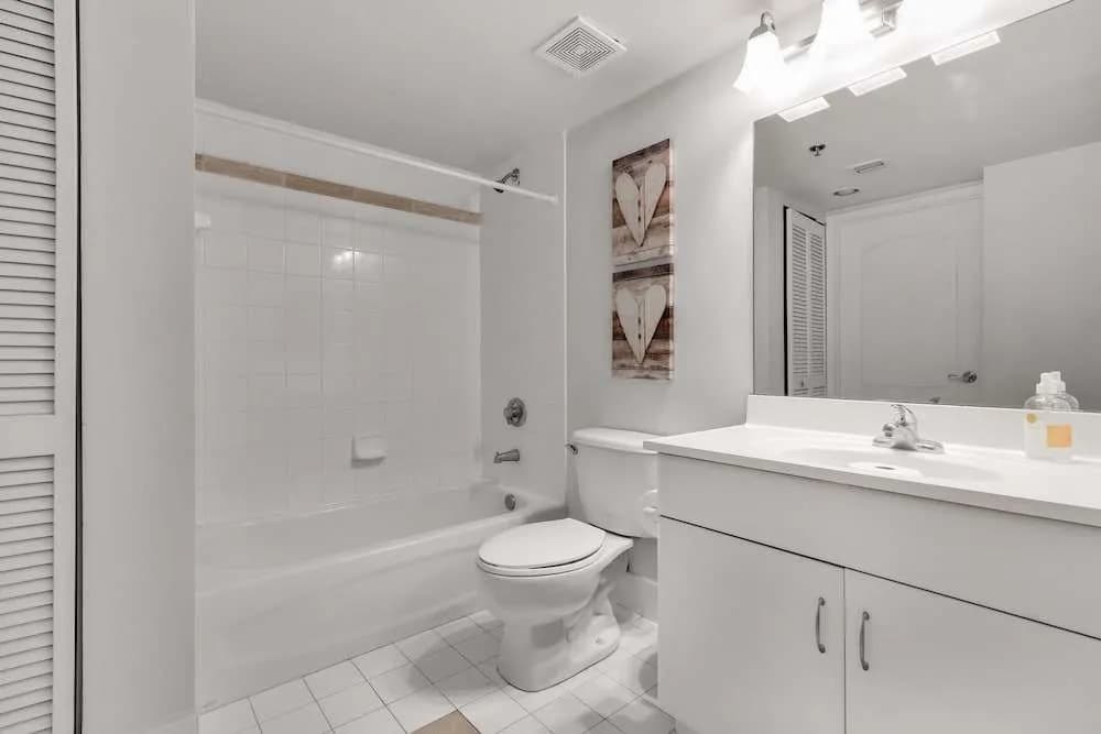 The Club at Brickell Bay Luxury Suites - photo 8