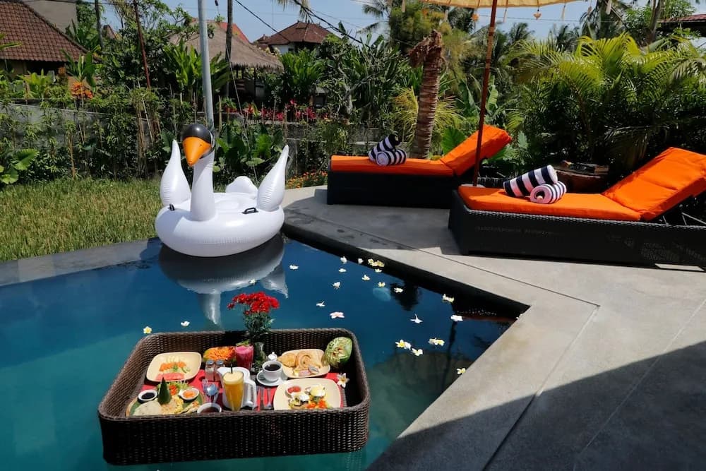 The Sender Pool Suite - photo 16