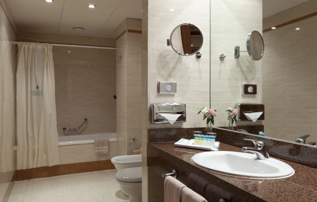 Ilunion Les Corts Spa Hotel - photo 11