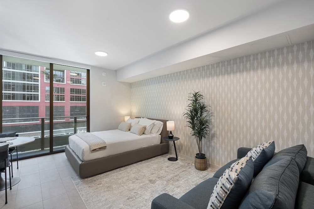 501 First - Steps from Bayside - photo 5