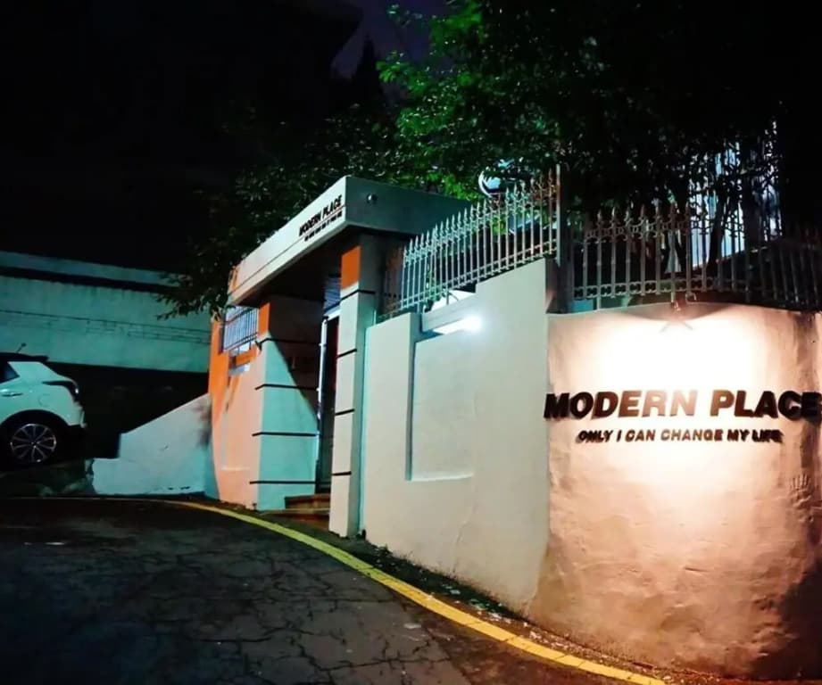 Modern Place Hostel - photo 1