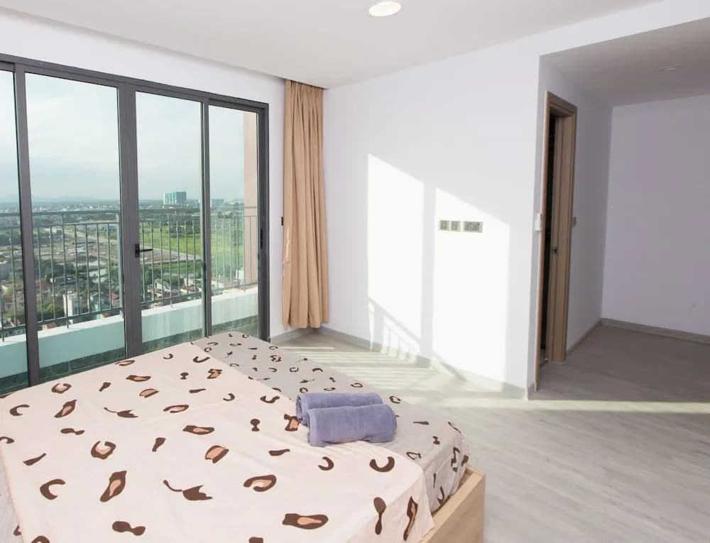 ONE 18 Ngoc Lam Apartment - photo 5