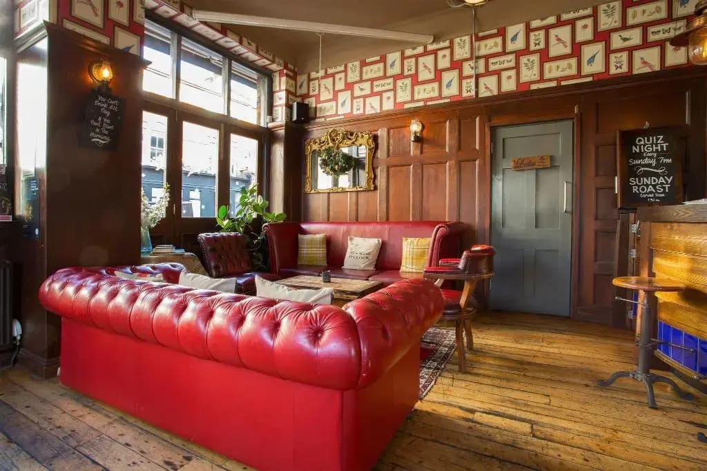 The Captain Cook Hotel - photo 16