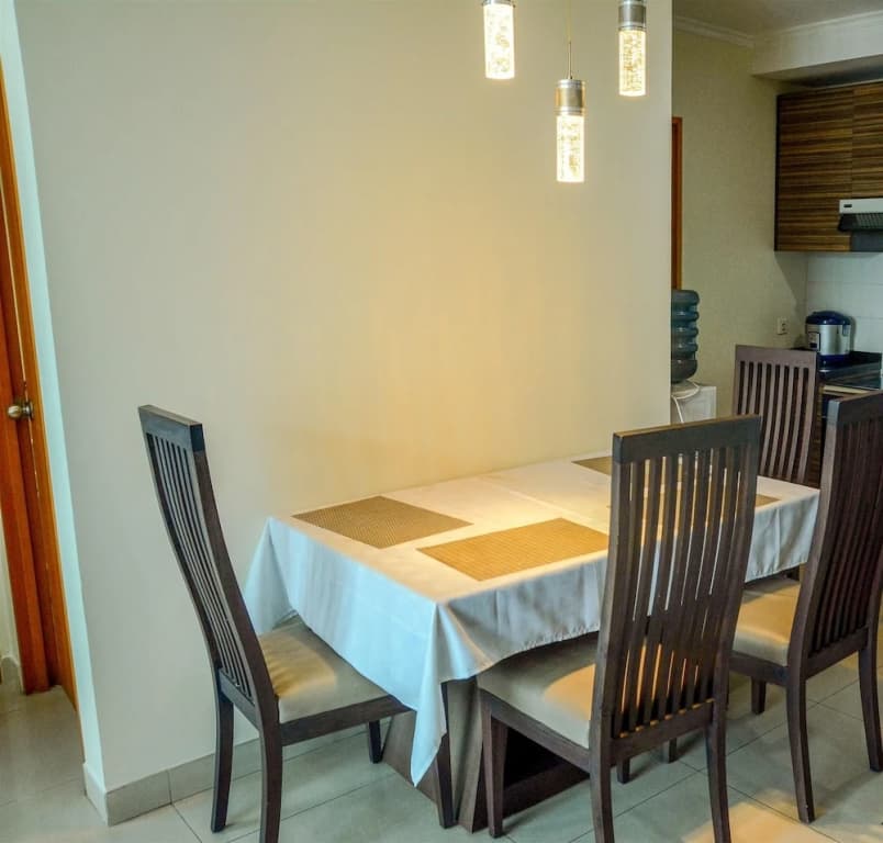Spacious Hampton's Park Apartment with Working Space - photo 12