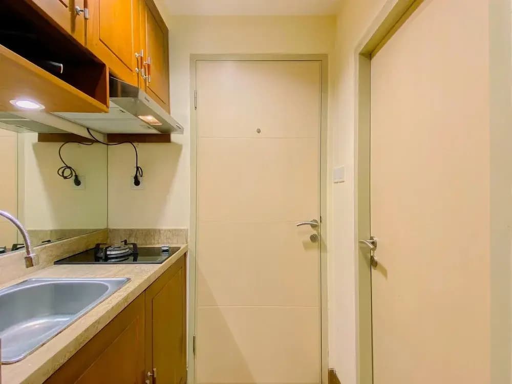 Good And Comfortable Studio At Menteng Square Apartment - photo 8