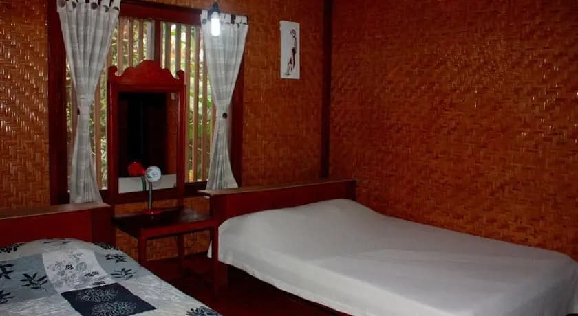Suarsena Bungalow 2 - photo 4