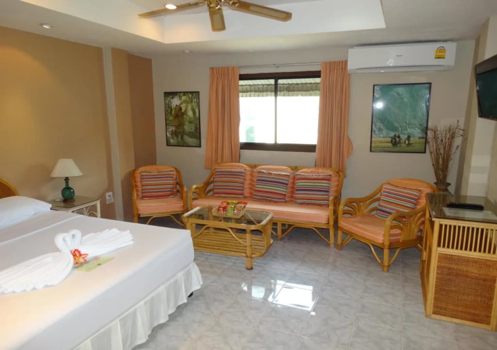 Summer Breeze Hotel - photo 4