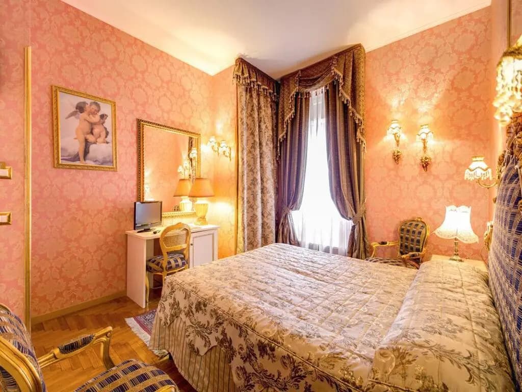 Domus Colosseo Hotel - photo 19