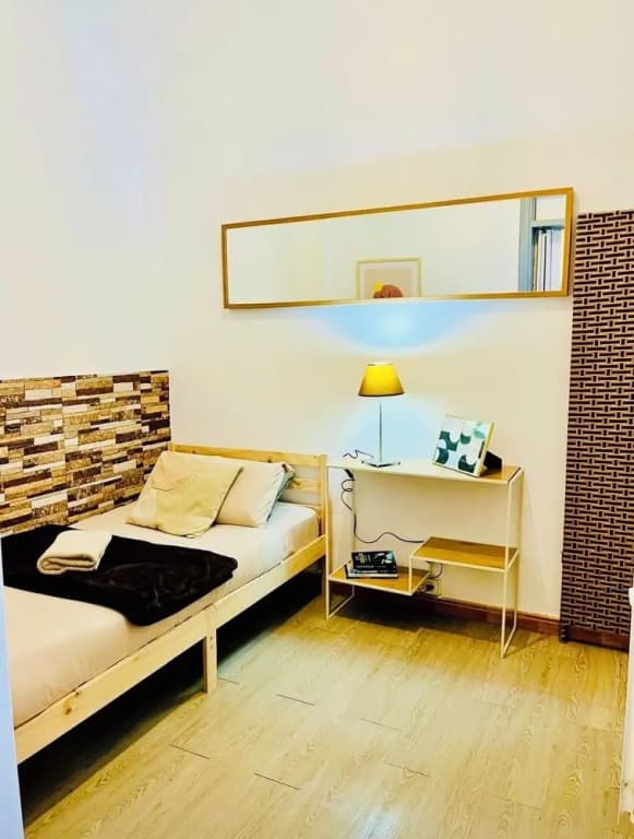 Basic Interior Apartment Sagrada Familia - photo 4