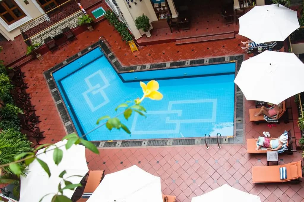 Hotel Majestic Saigon - photo 16