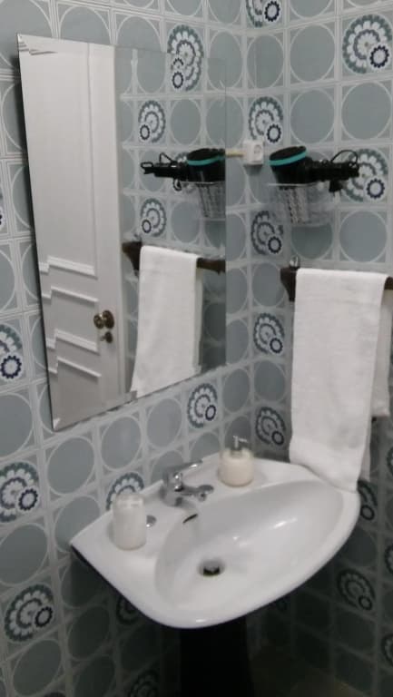 Zen Newton Apartment - photo 12