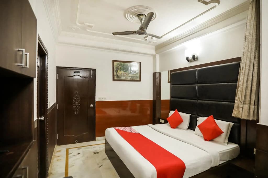 OYO 75214 Cadila Inn - main photo