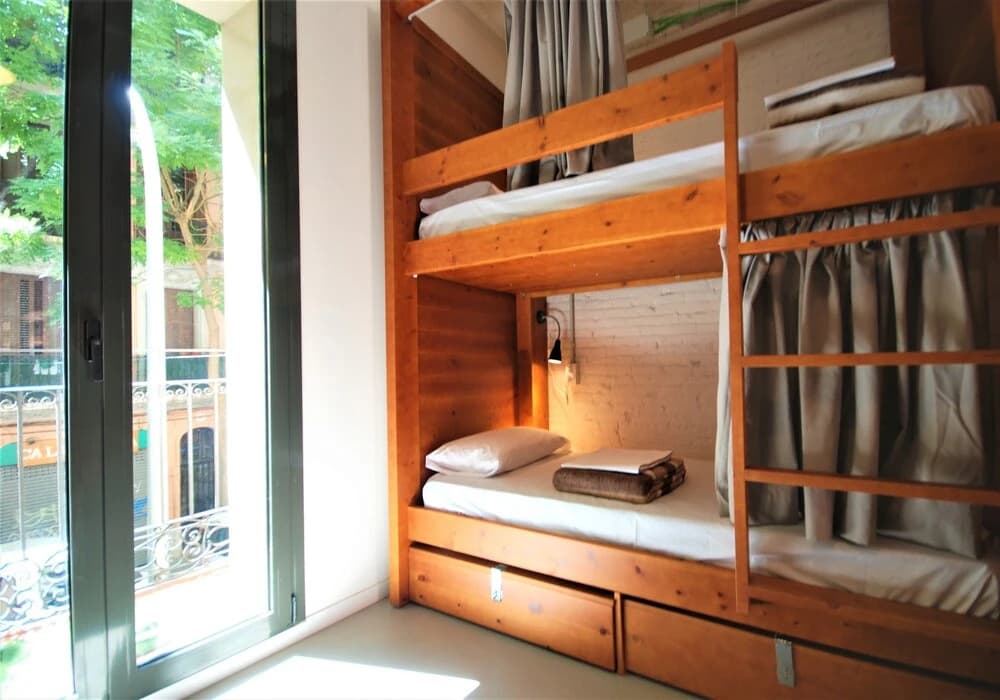 Ten To Go Hostel - photo 23