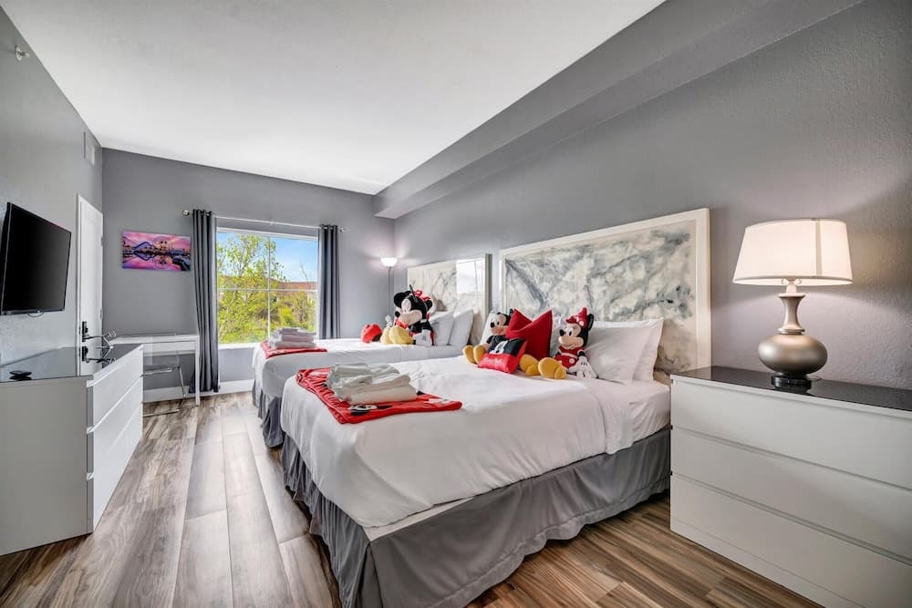 8303 Palm Disney - photo 4