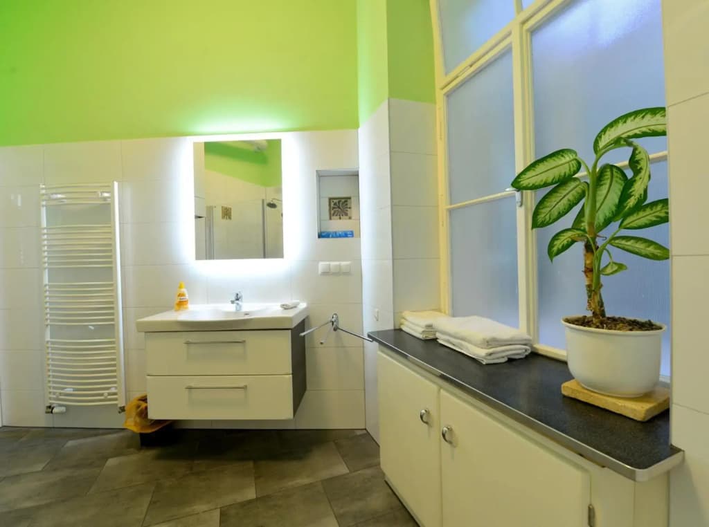 Stylish, Cosy & Central "Self-Check-In" Apartment - photo 8