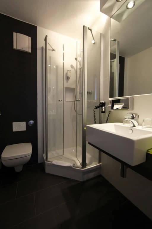Dietrich-Bonhoeffer-Hotel - photo 10