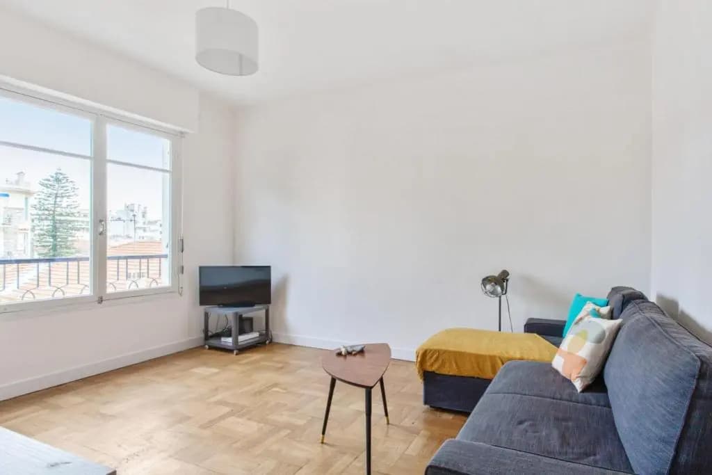 Modern and bright flat in a calm street close to Nice station - Welkeys - photo 4