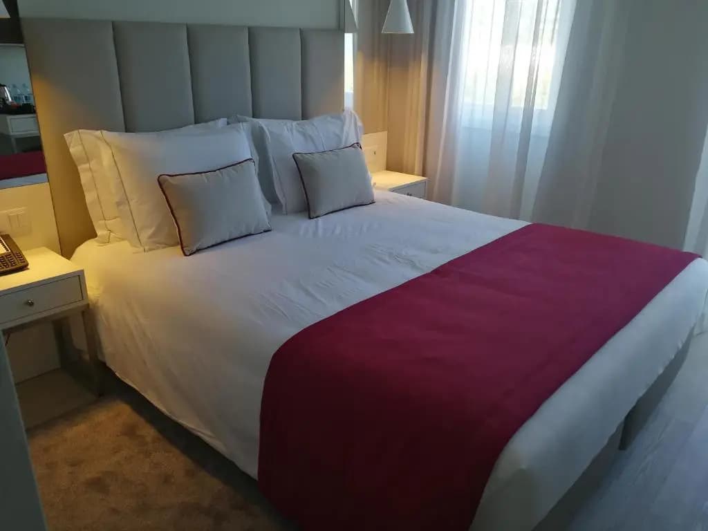 Hotel Canada - photo 3