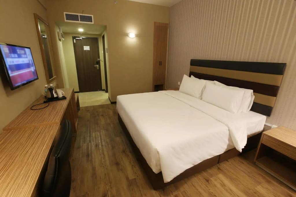 SEM9 Senai ''Formerly Known as Perth Hotel" - photo 4
