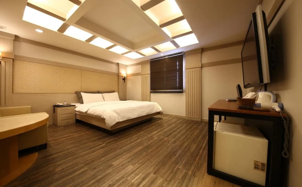Hotel Valentine - photo 6