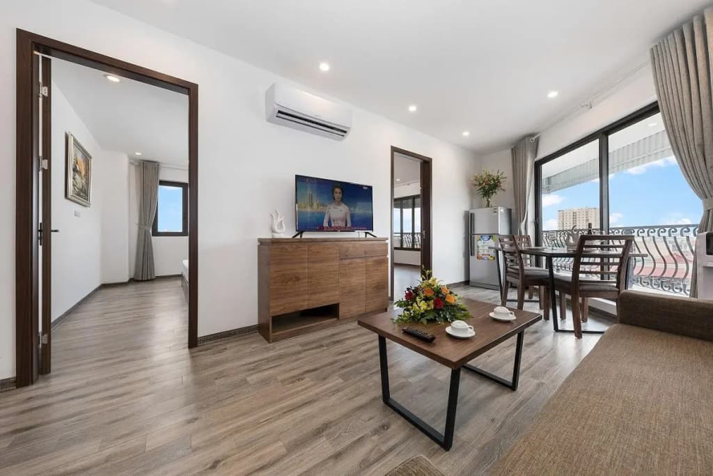Granda West Lake Apartment - photo 3