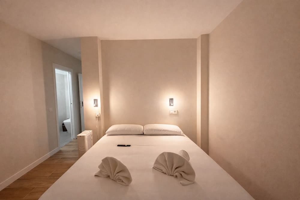Hostal Bernabeu 2 - photo 4