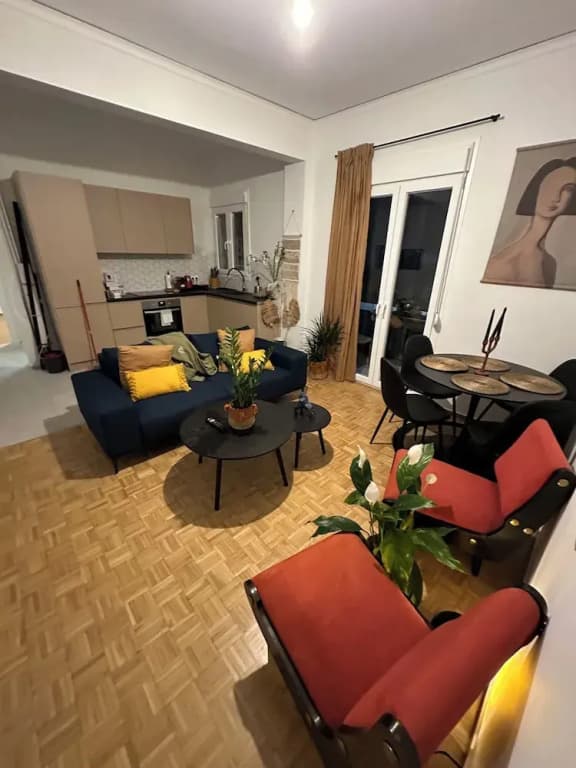 Eclectic Chic Thissio Apartment - photo 1