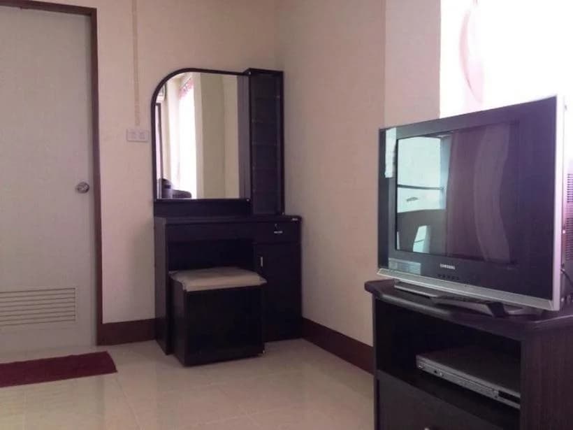 Kittiporn Apartment - photo 6
