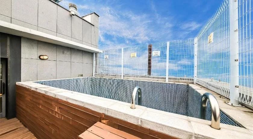 Blvd Hotel - photo 21
