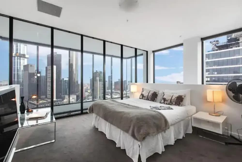 Incredible City Views in Convenient CBD Apartment - photo 4