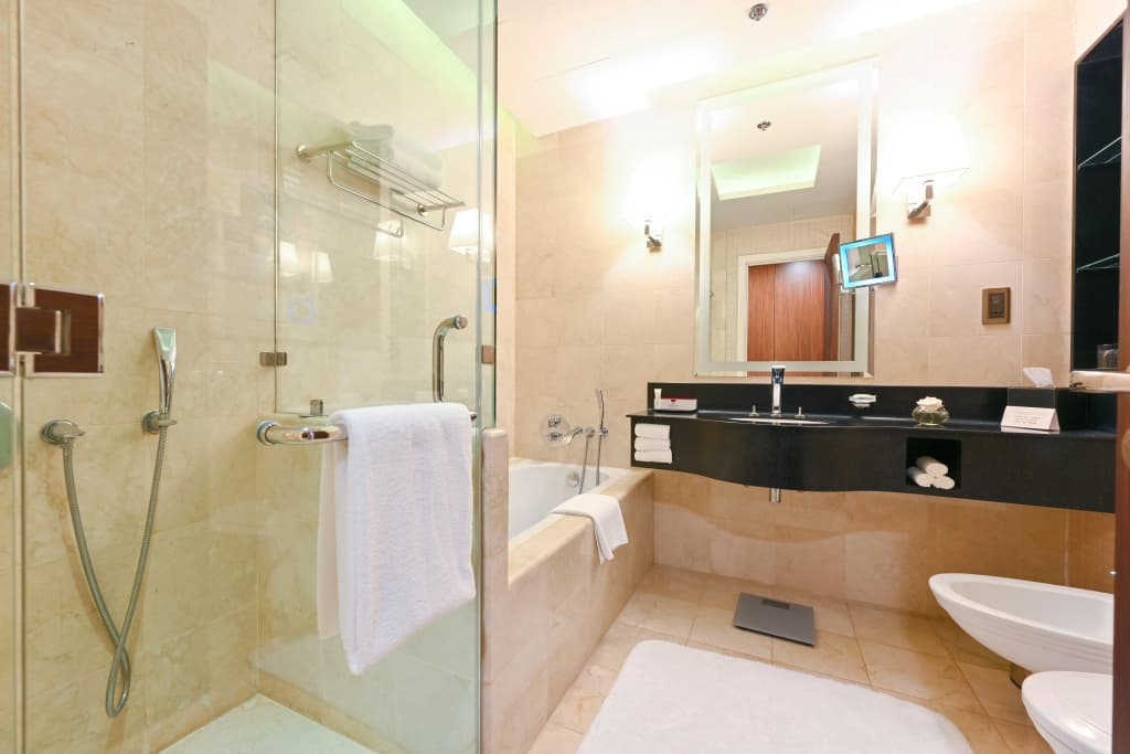 Best Plaza Hotel West Bay - photo 36