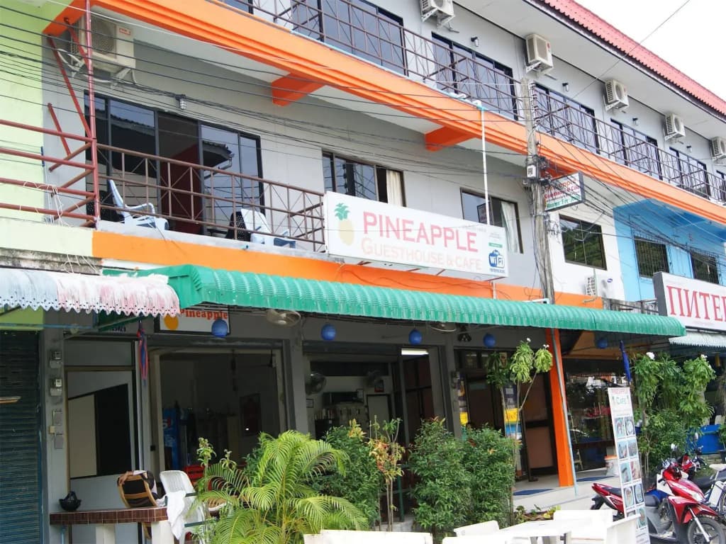 Pineapple Guesthouse Karon - photo 1