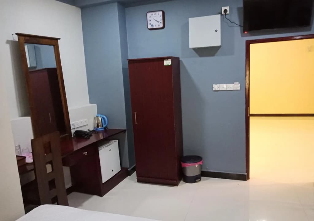 Global City Hotel - photo 7