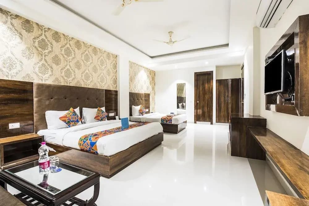 FabHotel GRD Suites - photo 5