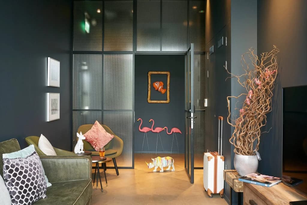 Moxy Edinburgh Airport - photo 26