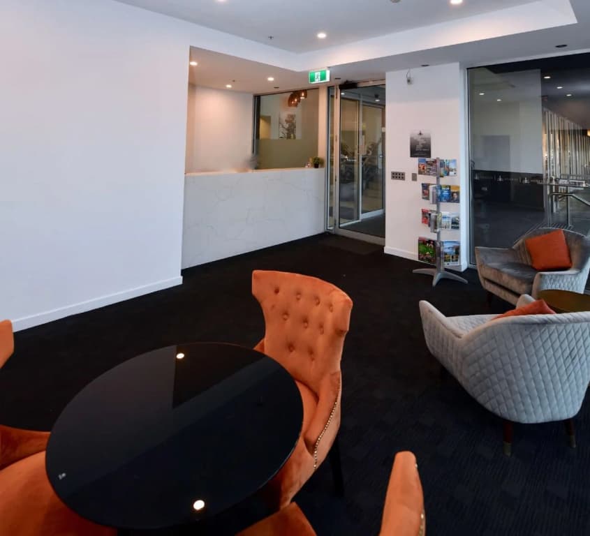 St Kilda Central Apartment Hotel - photo 2