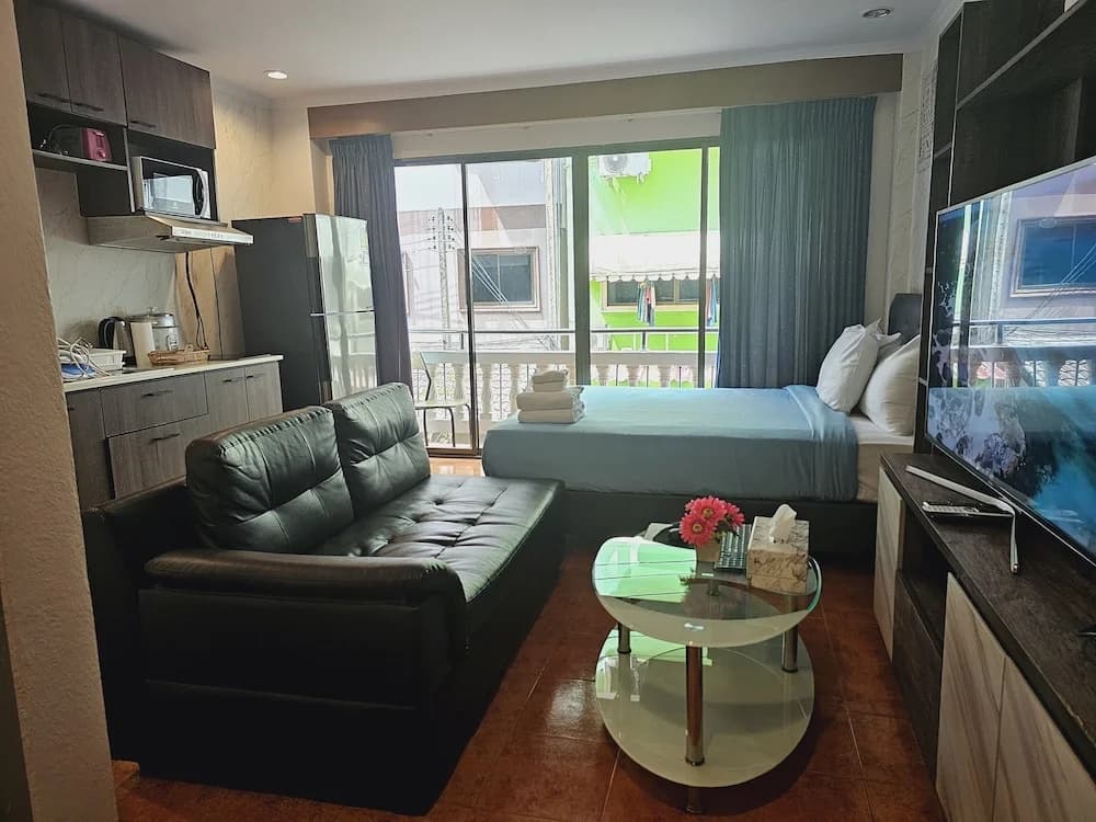 Patong Central Residence & Apartment - photo 1