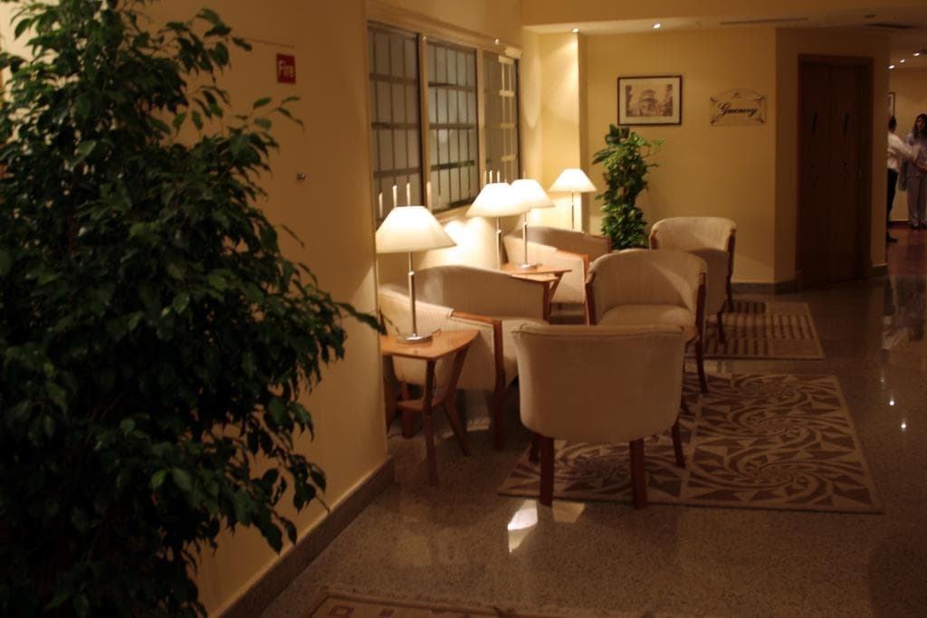 Golden Carven Hotel - photo 9