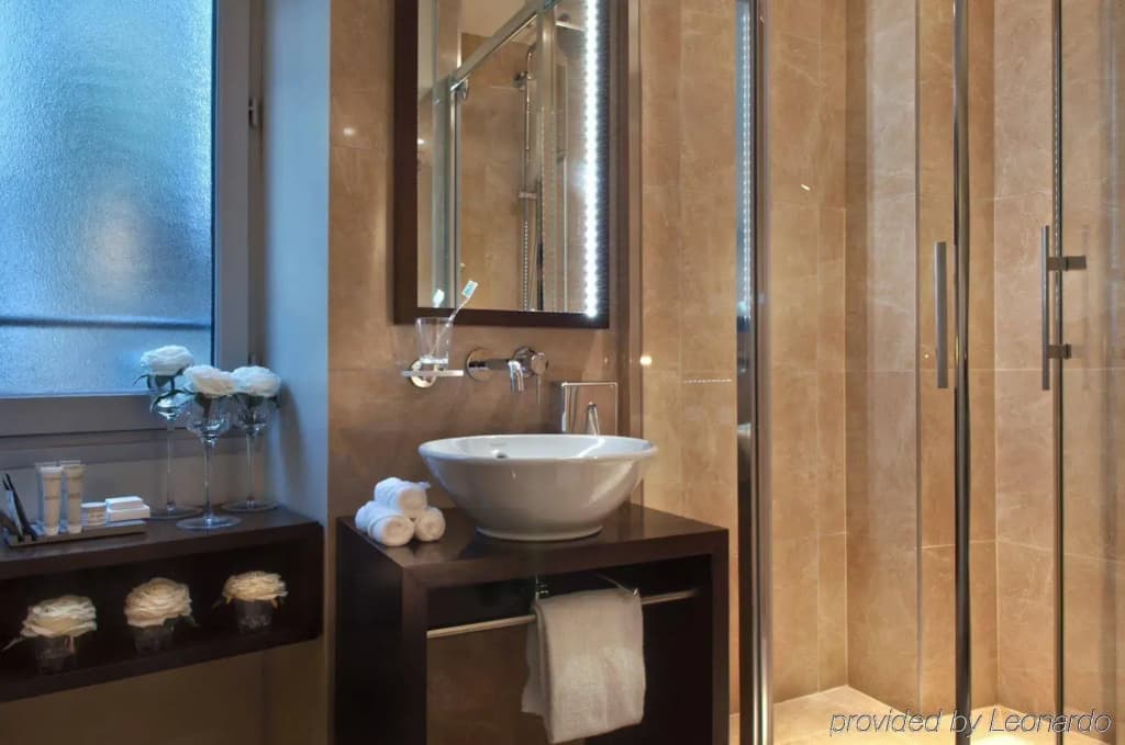 Holiday Inn Paris Palais de l'Elysée by IHG - photo 9