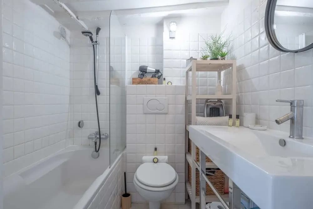 Stylish Apartment for 2 in the Heart of Paris - photo 7